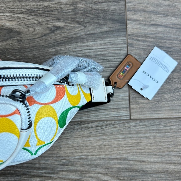 Coach Sprint Belt Bag 24 In Rainbow Signature Canvas - Picture 4 of 6